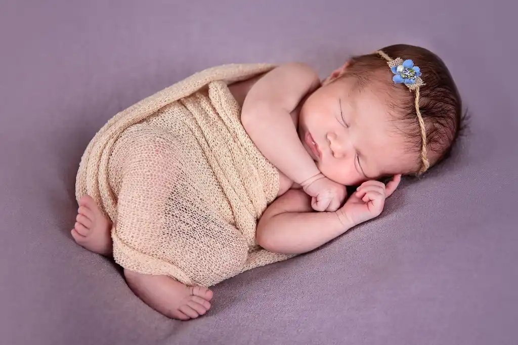 bébé langé